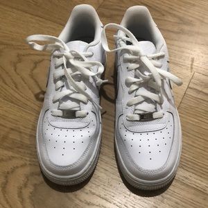 Women’s or Girls White Nike AF1